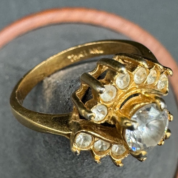 Gold Tone Cubic Zirconia Thailand Cocktail Ring in Circular Design - Picture 4 of 12